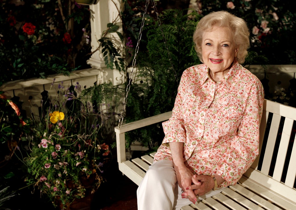Actors, comedians and president react to Betty White's death