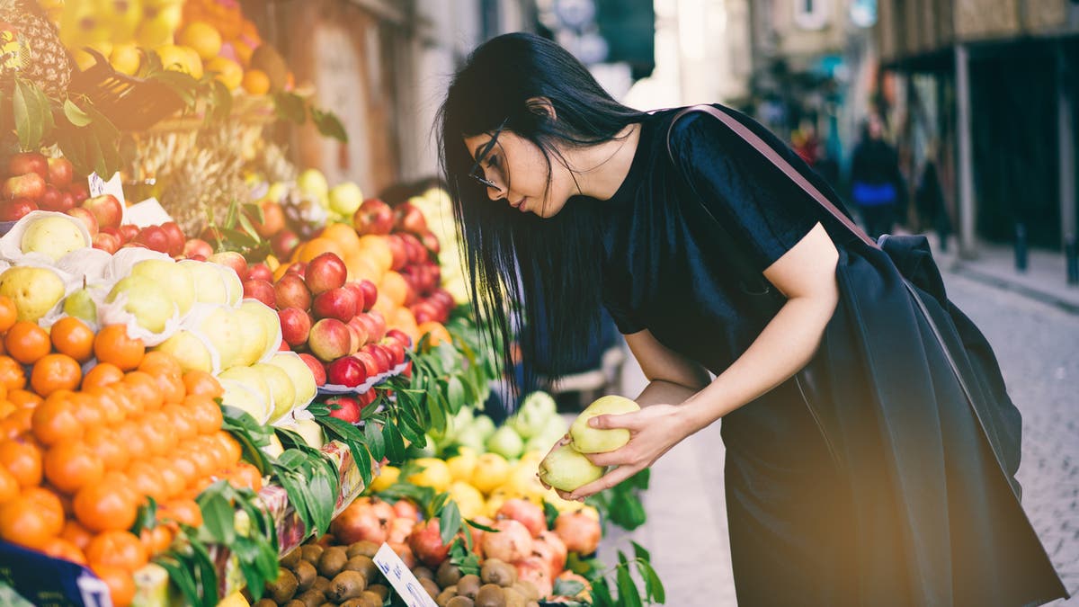 Ban on plastic packaging covering fruit and vegetables comes into force in France - The Independent Ban on plastic packaging covering fruit and vegetables comes into force in France - The Independent