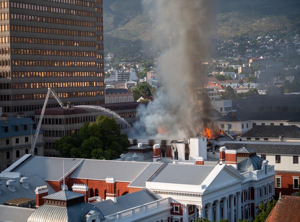 SUDÁFRICA-INCENDIO-PARLAMENTO