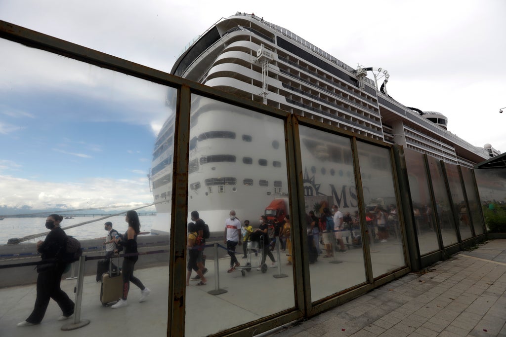 New cruises in Brazil suspended amid spread of omicron