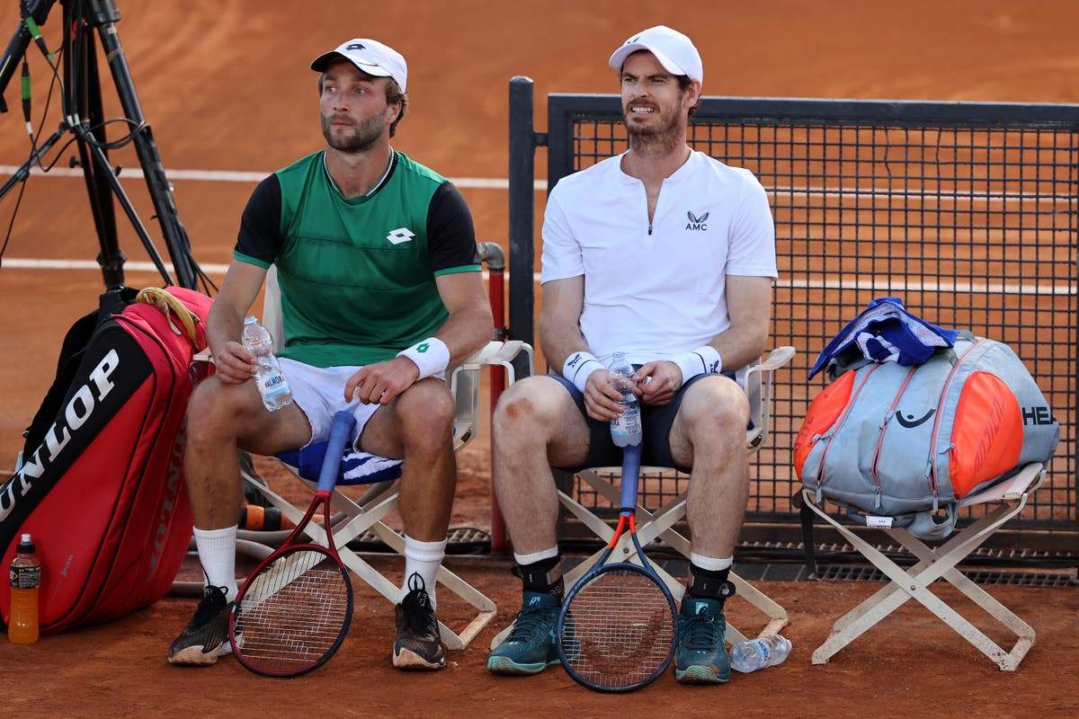 Andy Murray roasts Liam Broady over Emma Raducanu comment