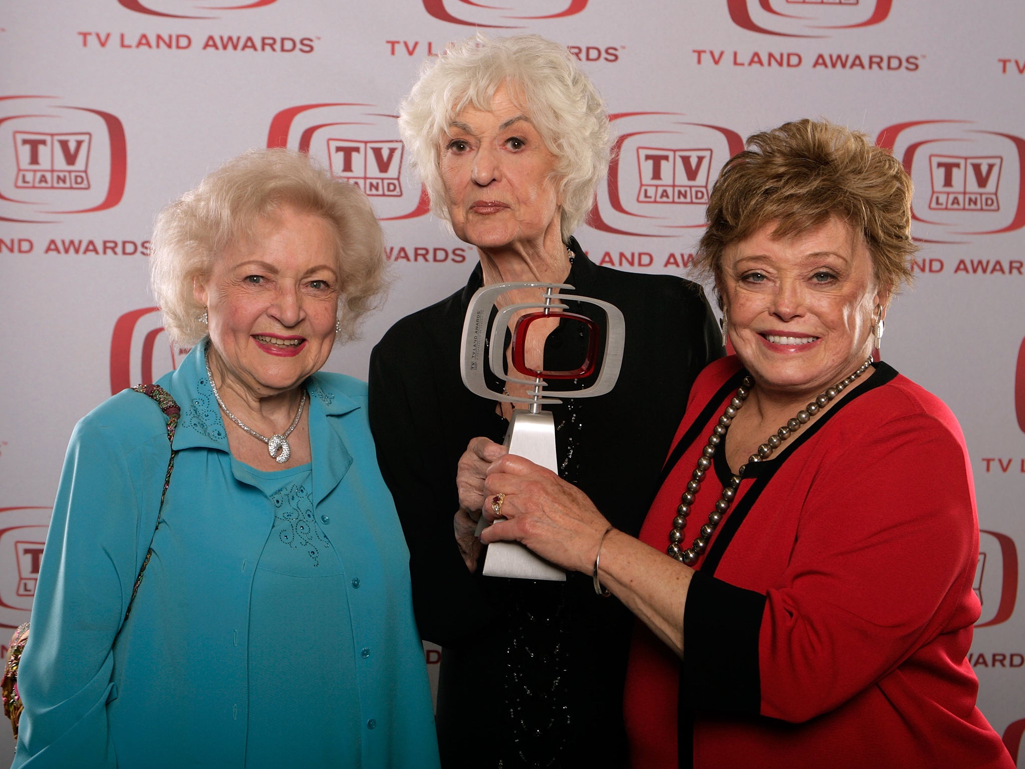 White with ‘Golden Girls’ co-stars Beatrice Arthur and Rue McClanahan in 2008