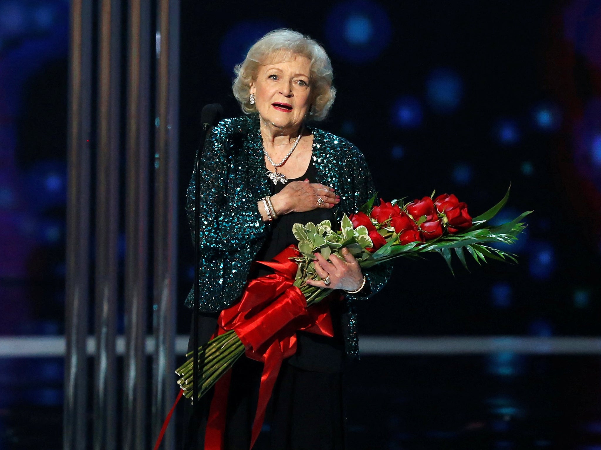 Accepting the TV Icon award at the People’s Choice Awards in 2015