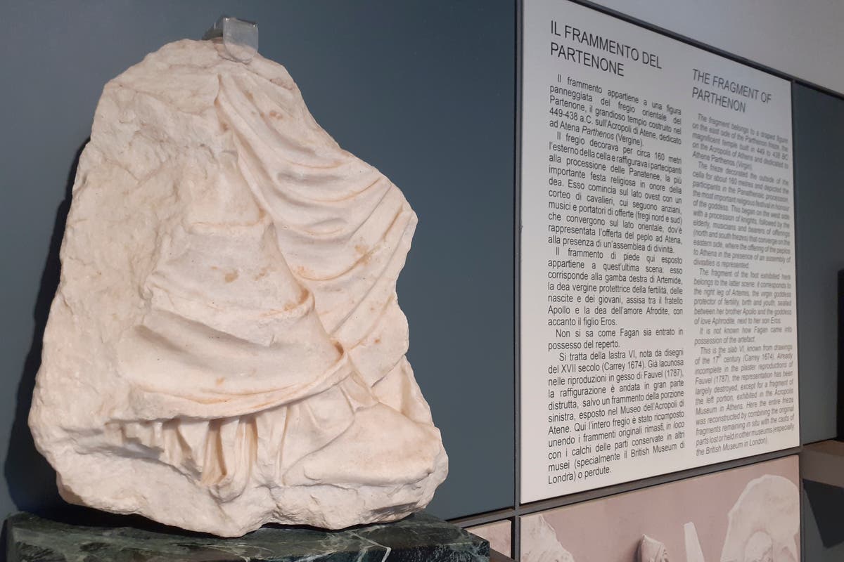 Italy sending Parthenon fragment to Athens in nudge to UK