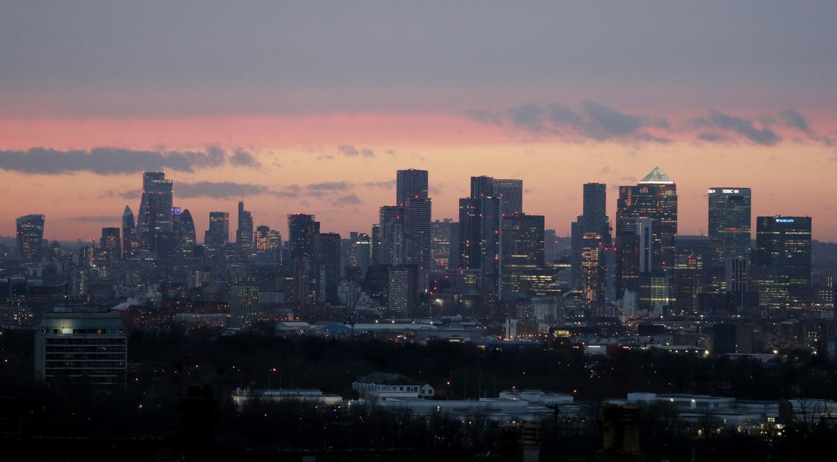 FTSE rises again amid Omicron optimism while Wall Street falters