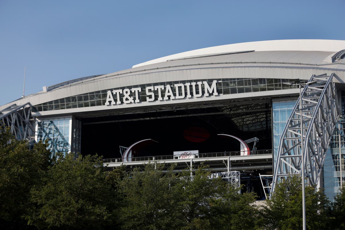 Dallas Cowboys paid $2.4m settlement over alleged spying on cheerleaders, report says Dallas Cowboys paid $2.4m settlement over alleged spying on cheerleaders, report says