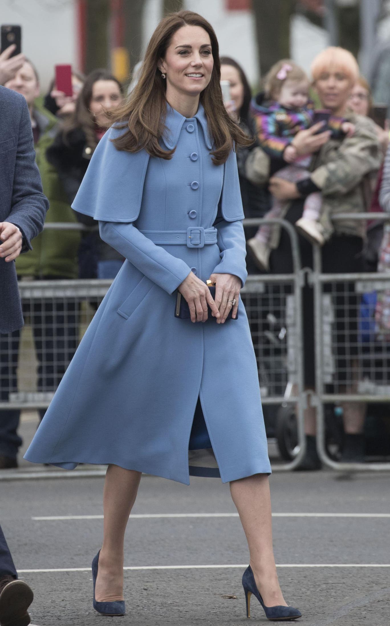 Kate arrived in a grey-blue coat by Mulberry