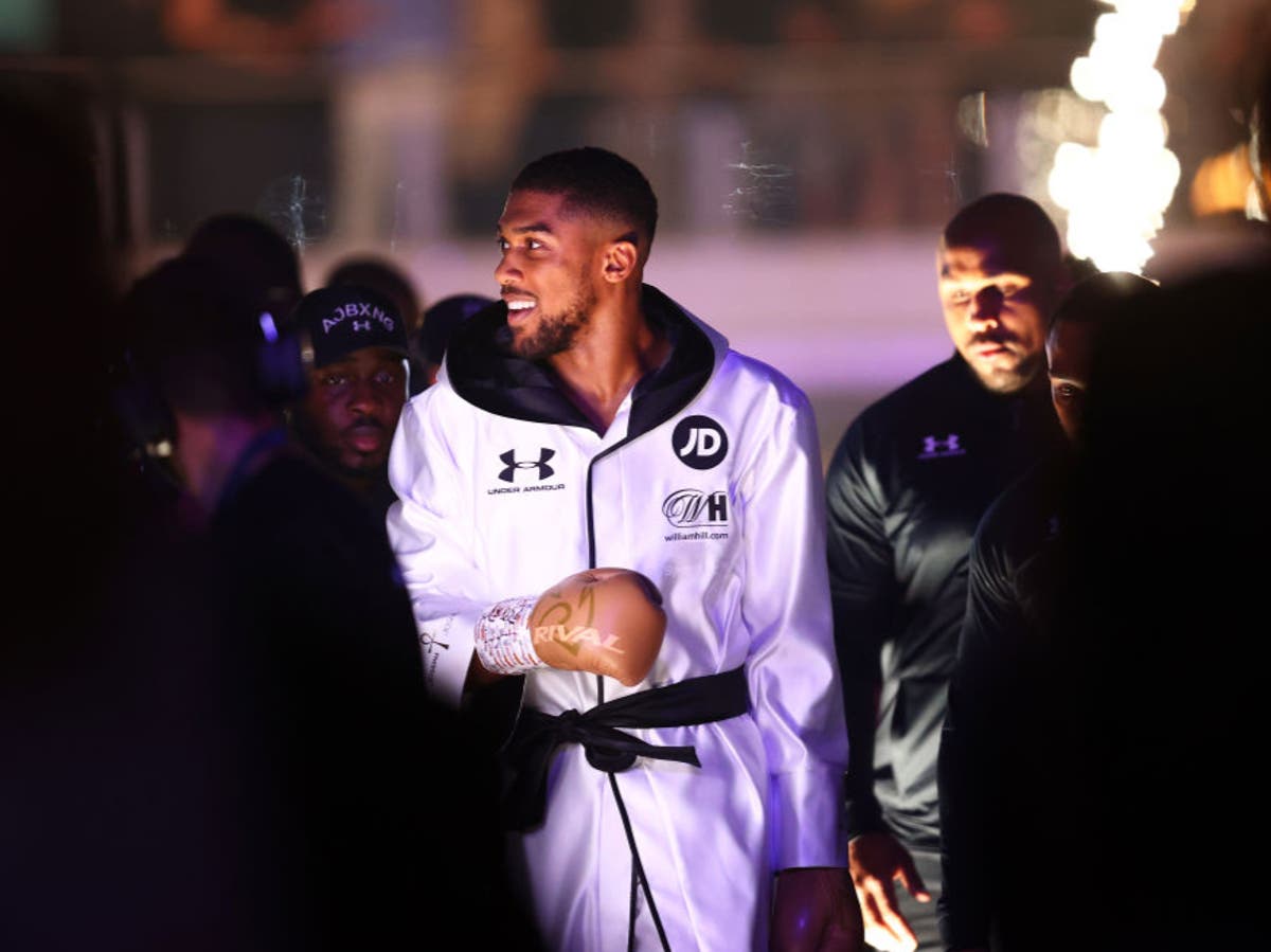 Anthony Joshua set to rematch Oleksandr Usyk in London under new trainer