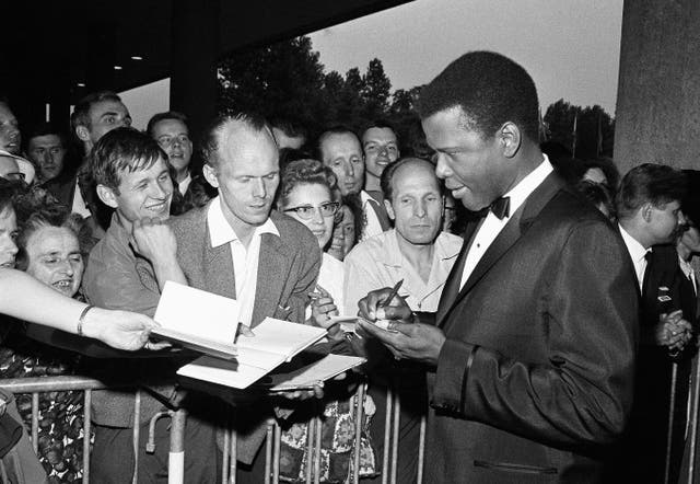 SIDNEY POITIER-DECESO