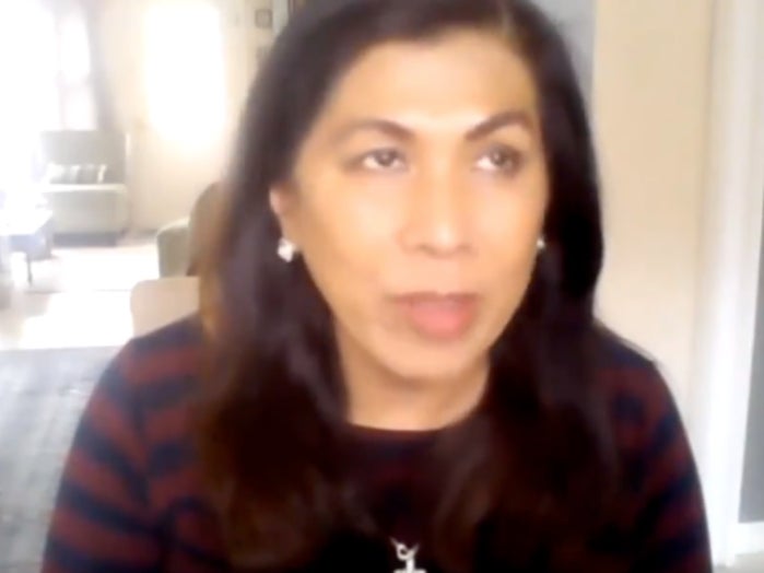 Cirsten Weldon, una prominente figura de los medios de comunicación de QAnon que criticó las vacunas, murió de Covid-19 en enero.