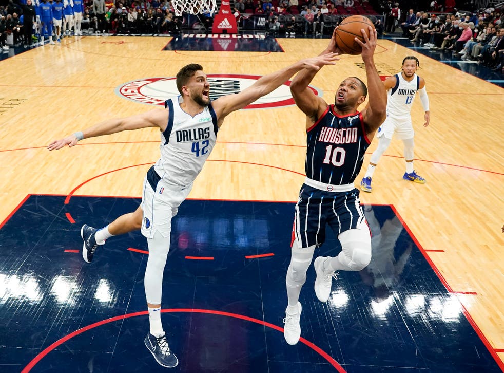 MAVERICKS-ROCKETS