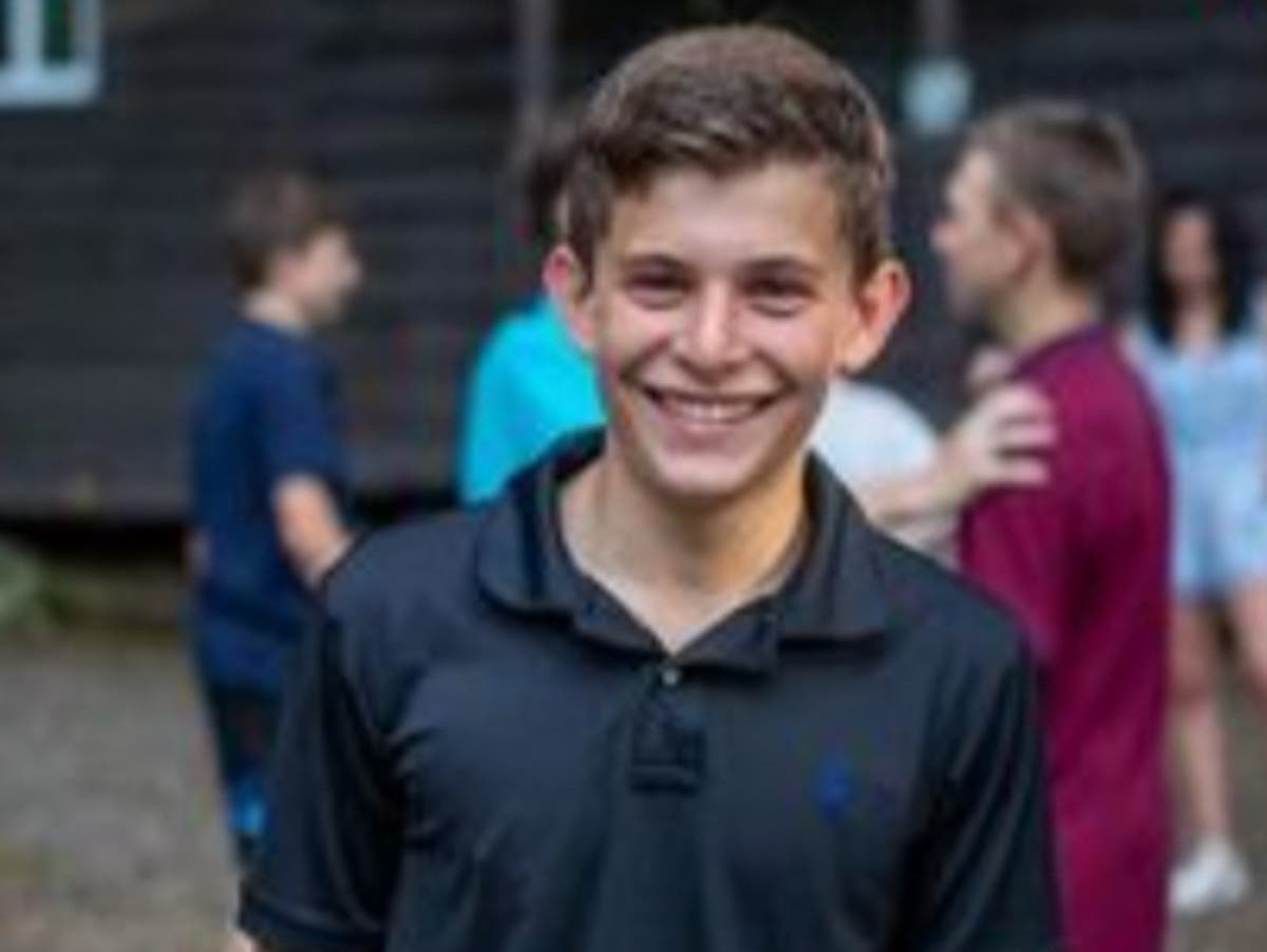 Sticks out for Teddy: Hockey fans pay tribute to high schooler who died in tragic accident during game