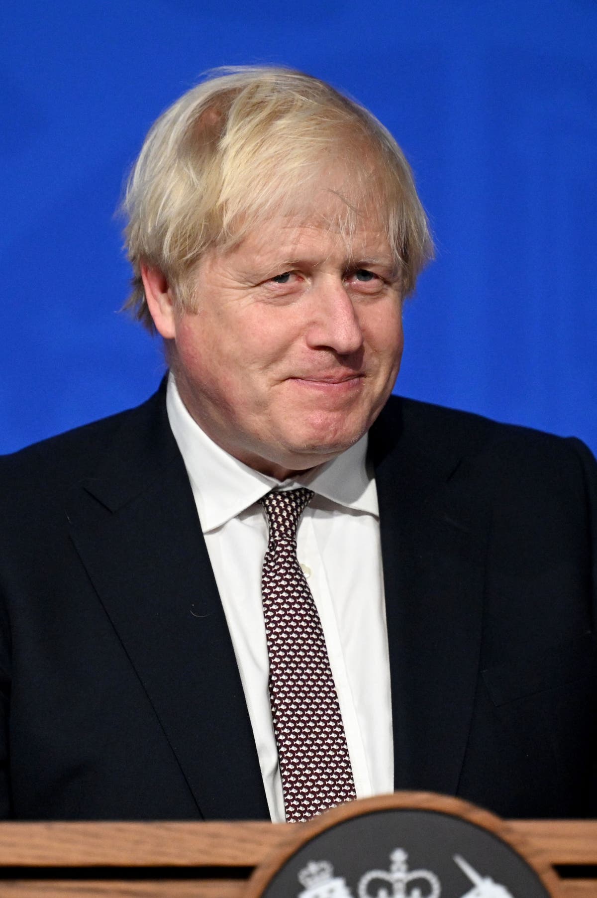 Boris Johnson accused of attending mid-lockdown drinks party in No 10 garden Boris Johnson accused of attending mid-lockdown drinks party in No 10 garden