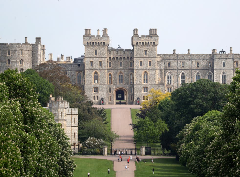<p>A general view of people on The Long Walk and Windsor Castle</p>