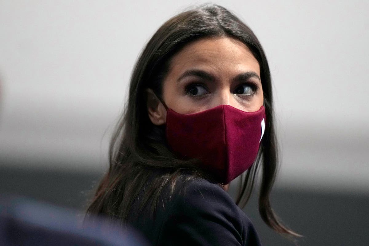 Aoc Fires Back At Nyc S New Mayor Over Low Skill Workers Comment The Independent