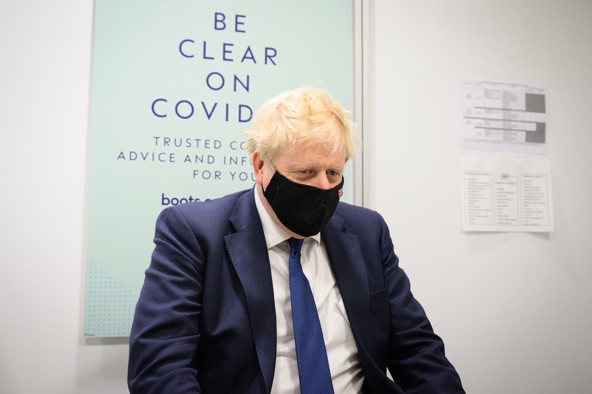 Covid news - latest: ‘Deltacron’ likely from lab contamination, as PM considers cutting isolation to 5 days Covid news - latest: ‘Deltacron’ likely from lab contamination, as PM considers cutting isolation to 5 days