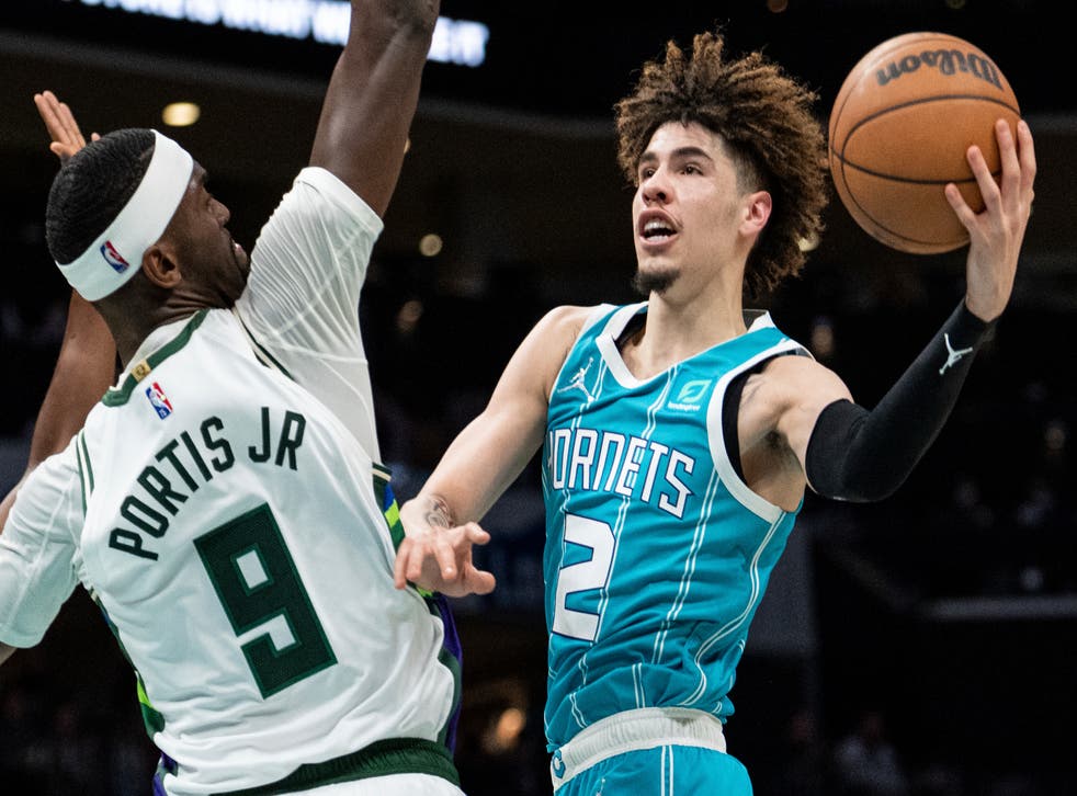BUCKS-HORNETS