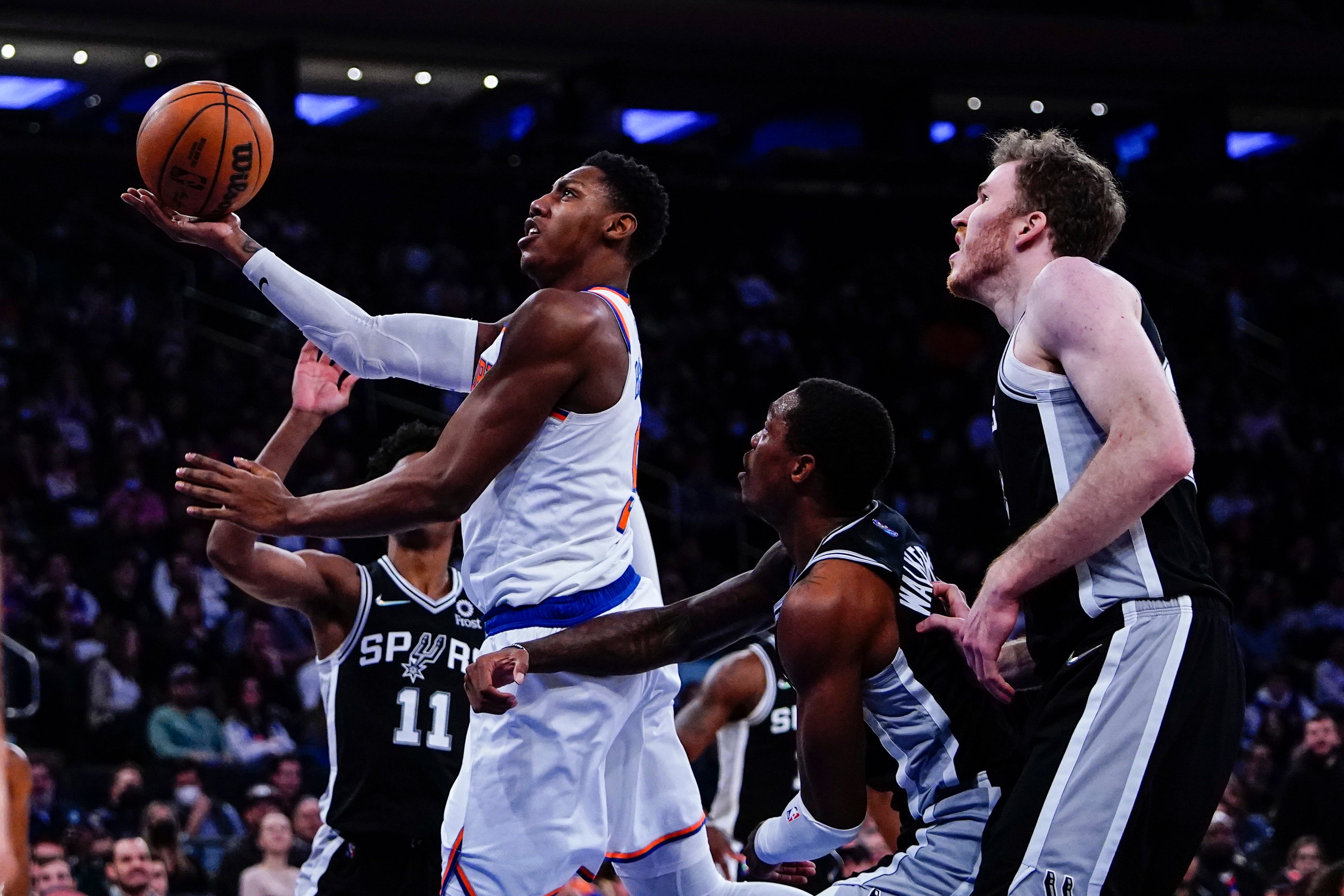 Con 31 Puntos De Barrett, Knicks Derrotan 111-96 A Spurs | Independent ...