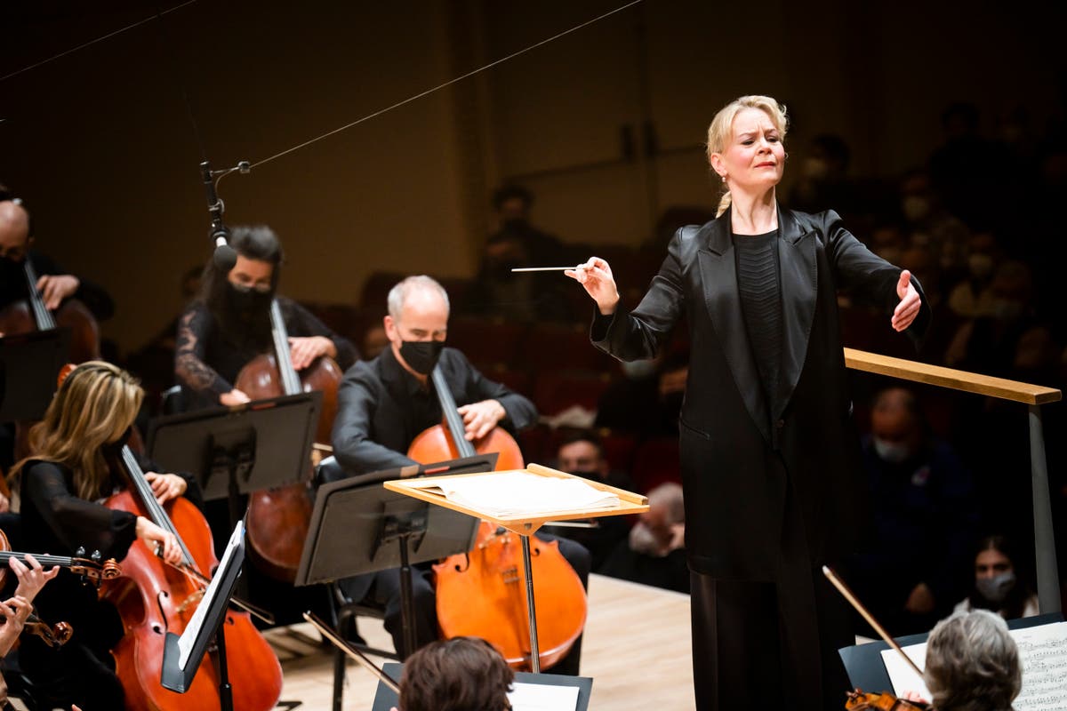 Mälkki could be 1st woman music director of NY Philharmonic