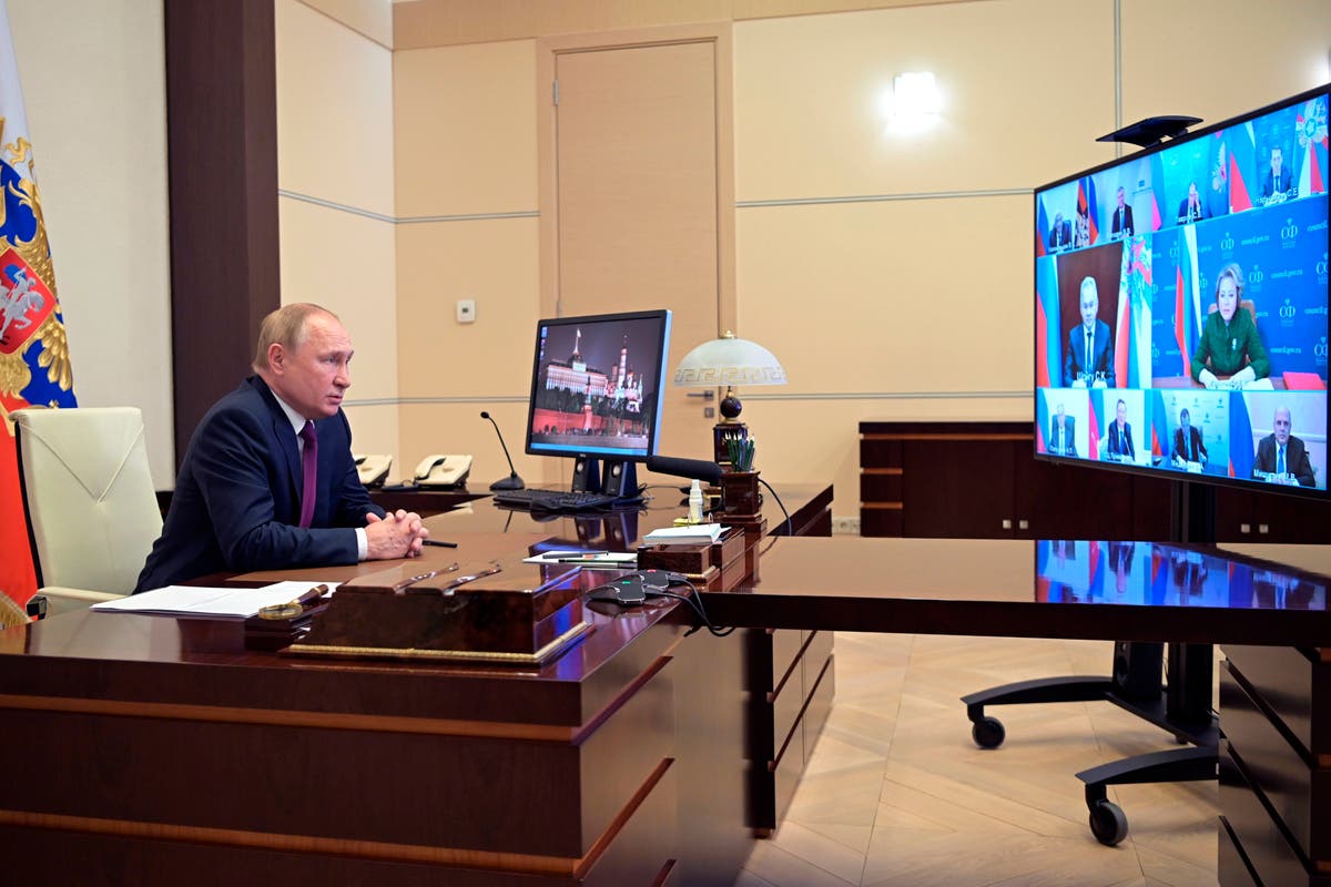 Putin: Russia on the verge of a new virus surge Putin: Russia on the verge of a new virus surge