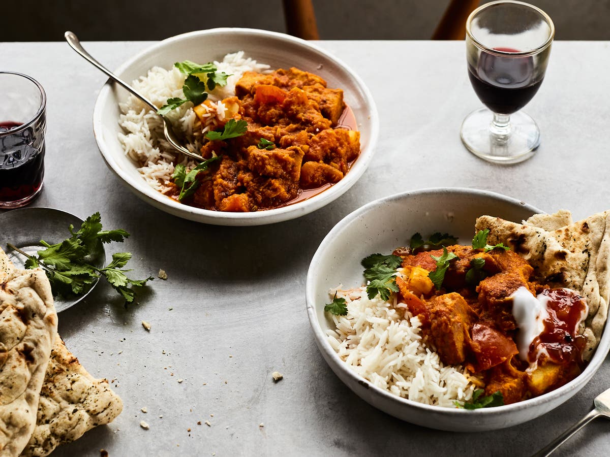 This vegan tempeh vindaloo is a milder, more flavourful version of the classic curry