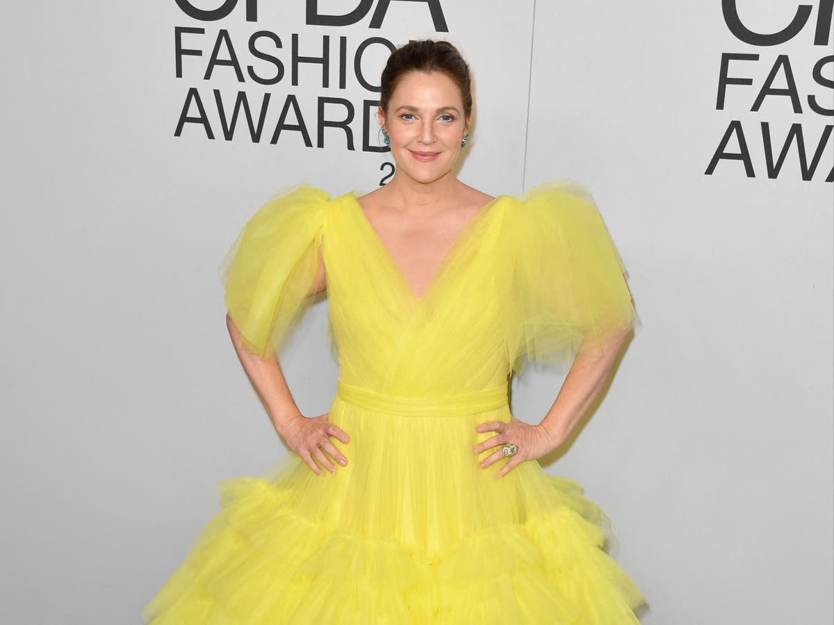 Drew Barrymore tearfully explains she doesn&rsquo;t &lsquo;know how&rsquo; to date as a single mother