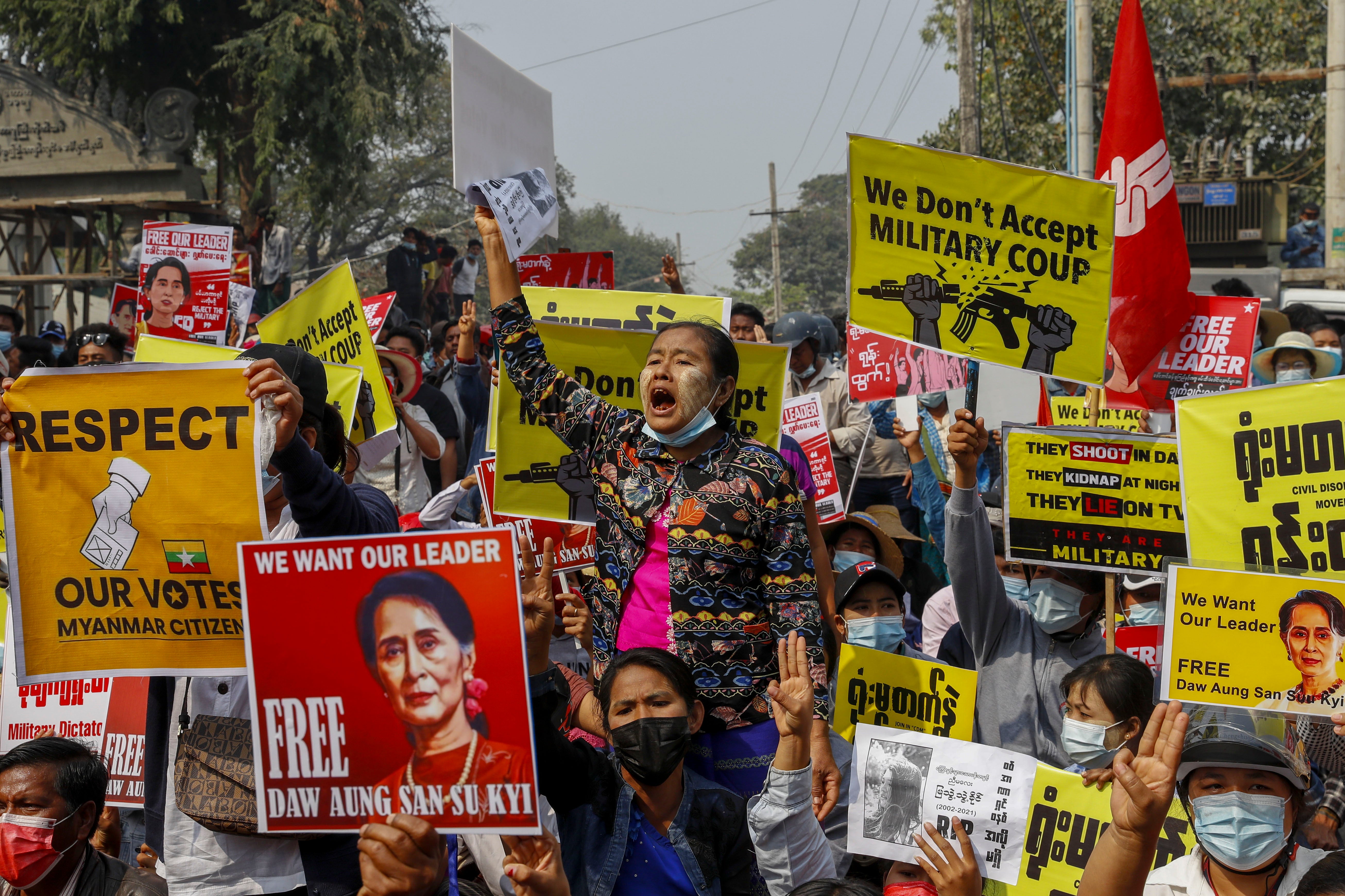 EUR-GEN SUIZA-HRW DEMOCRACIA