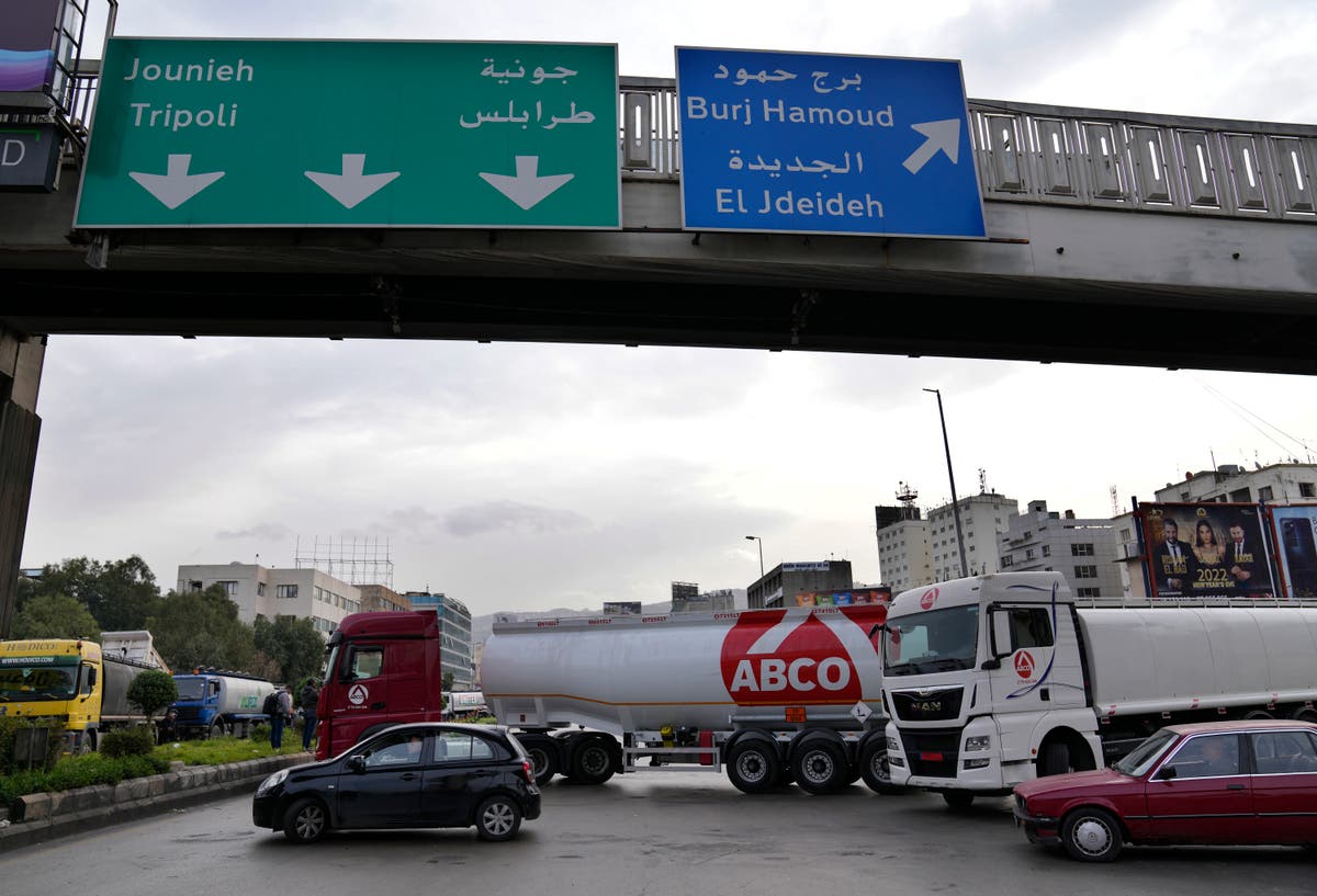 Strike paralyzes Lebanon amid worsening economic conditions The