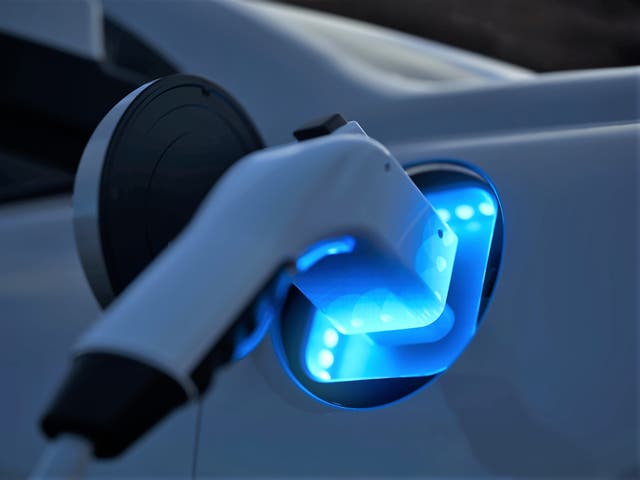 <p>Las nuevas baterías de litio-azufre tienen cinco veces la capacidad de las baterías de automóviles eléctricos estándar de la industria.</p>