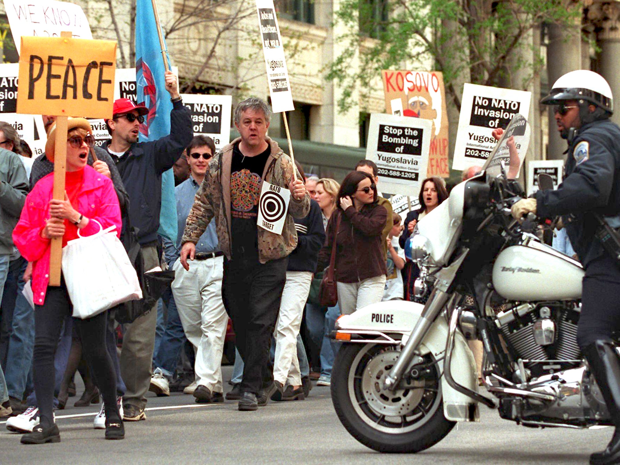 The Nato bombings of Kosovo Albanian refugees led to protests outside the White House
