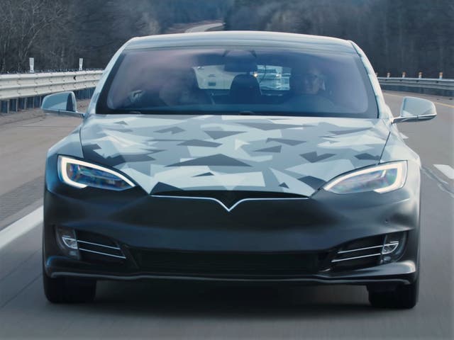 Un Tesla Model S modificado equipado con la tecnología de ONE pudo alcanzar una autonomía real de 1.210 km