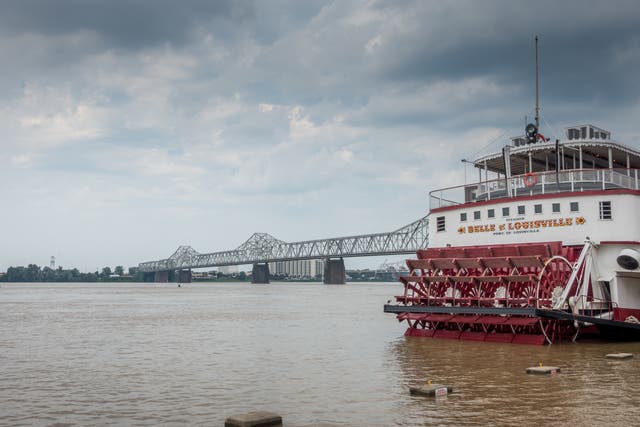 Una vista del río Ohio en Louisville, Kentucky