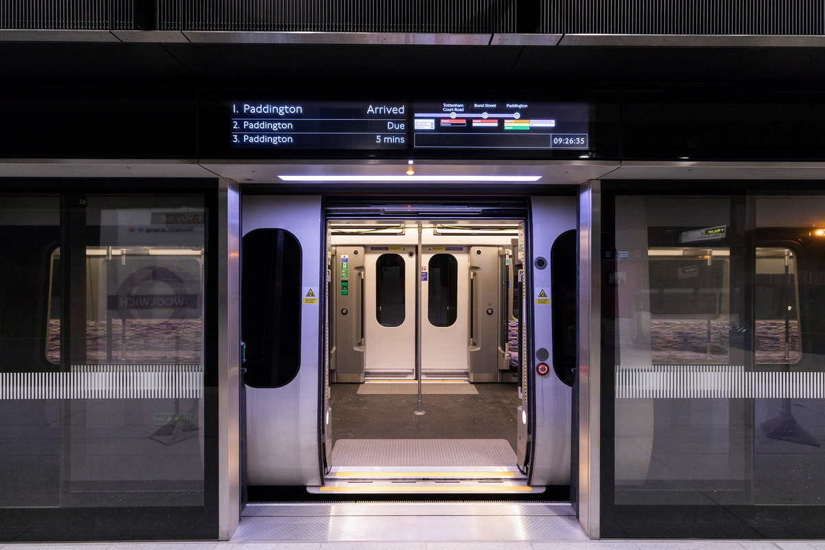 Crossrail &lsquo;on track&rsquo; to begin passenger services in first half of 2022