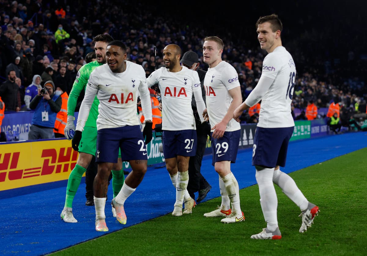 Steven Bergwijn scores twice in injury time as Tottenham turnaround stuns Leicester