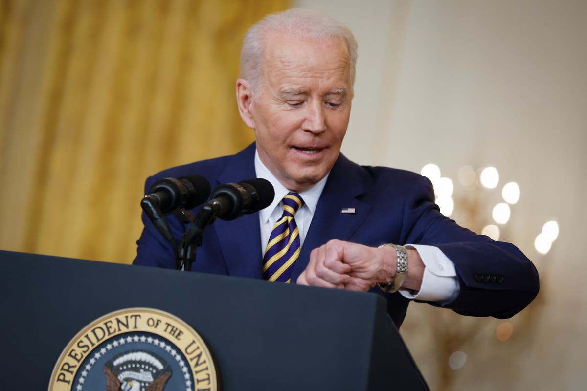Trump falsely claims Biden was &lsquo;reading&rsquo; answers at his news conference