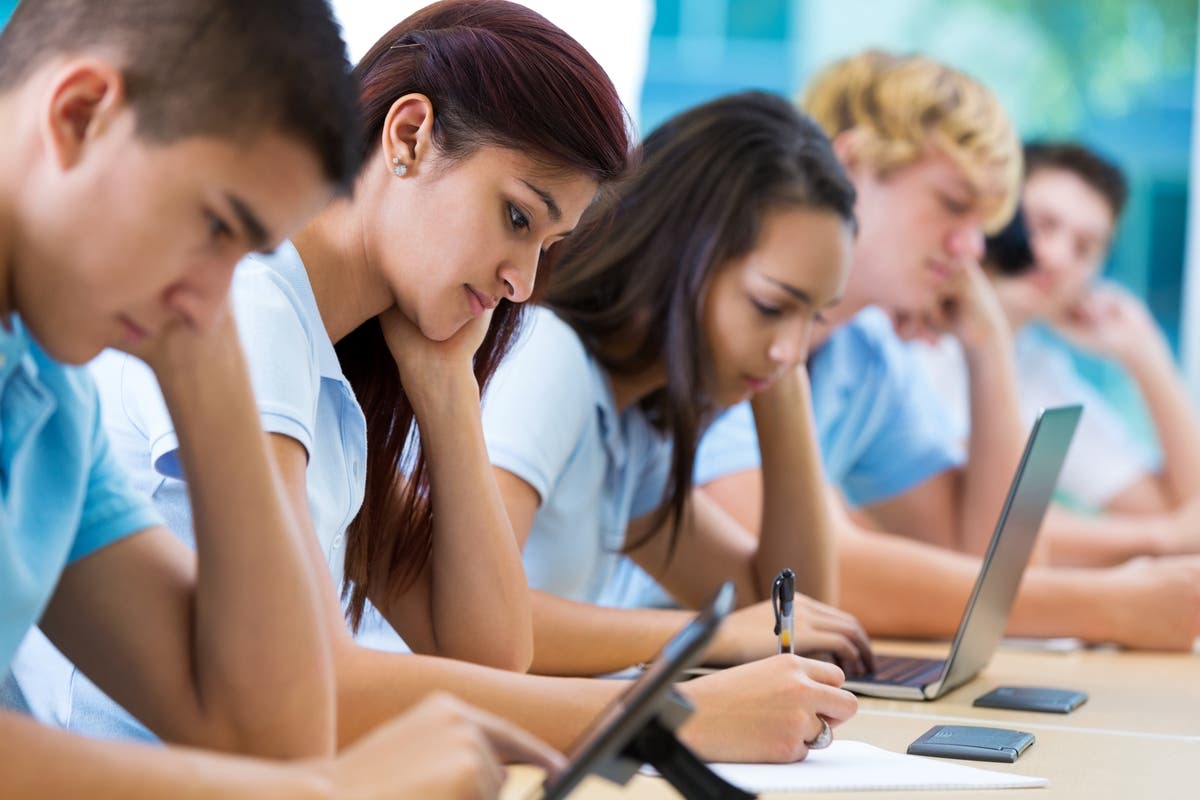Pupils taught about alcohol with &lsquo;misleading&rsquo; resources, claims report
