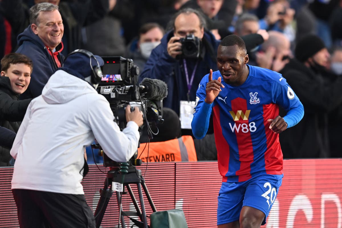Patrick Vieira expects Christian Benteke to stay at Crystal Palace