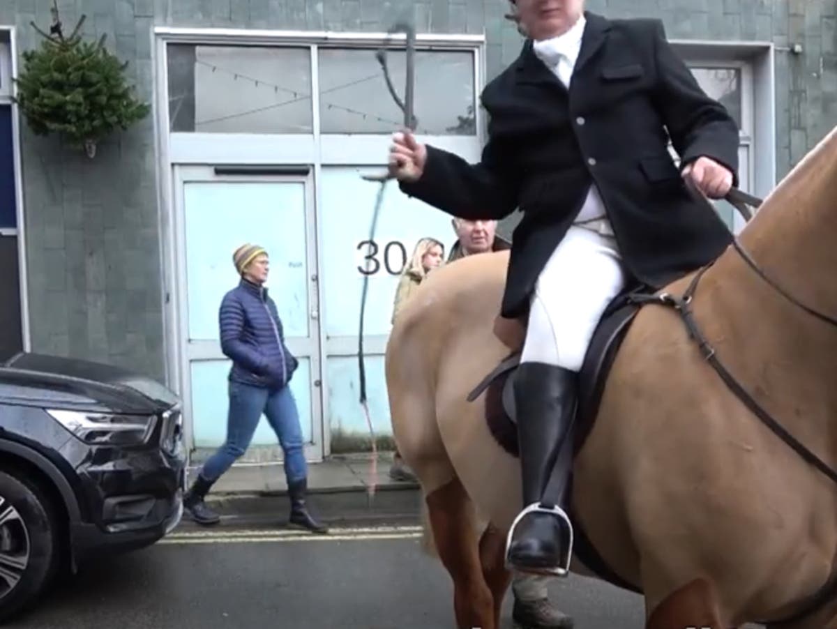 Police investigate &lsquo;dangerous&rsquo; Boxing Day hunt meets 