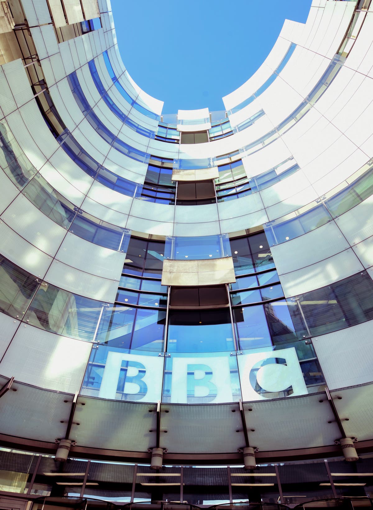 Government and BBC set for court battle over injunction