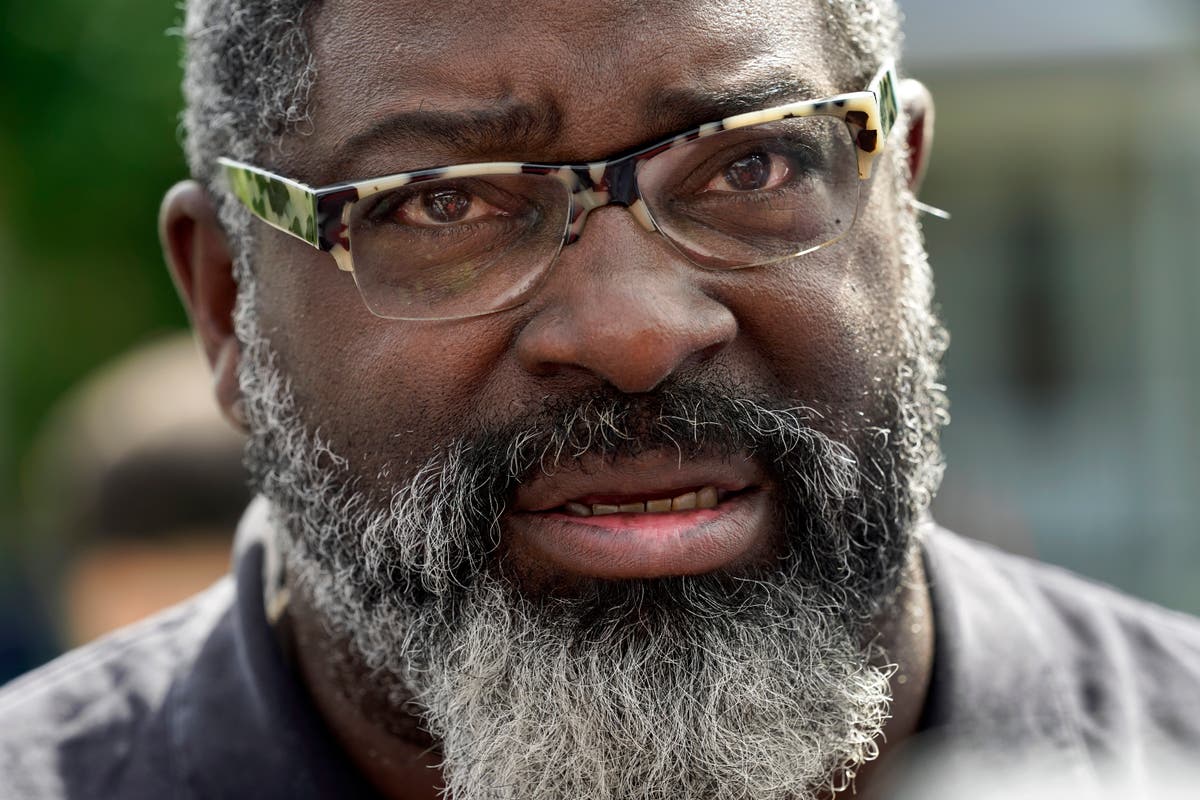 Ex-athlete vows to maintain U. of Michigan sex abuse protest