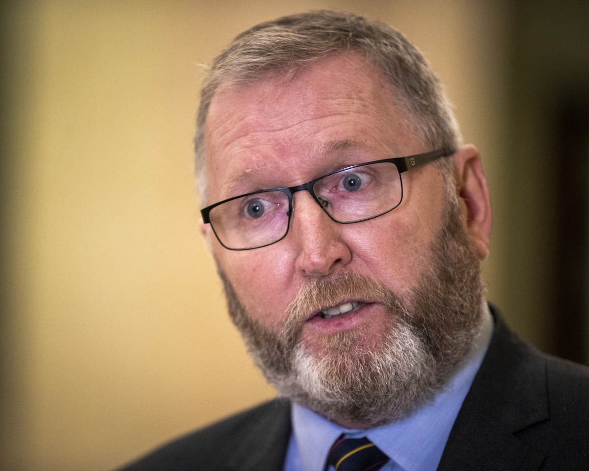 UUP leader condemned for tweeting &lsquo;joke&rsquo; involving DUP minister&rsquo;s wife