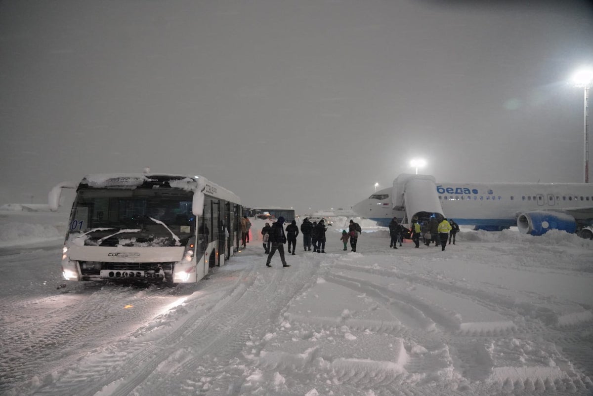 Istanbul airport closes as snowstorms disrupt travel in Turkey and