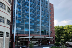 Bronx shooting: Police hunt two suspects after man shot inside hospital emergency room