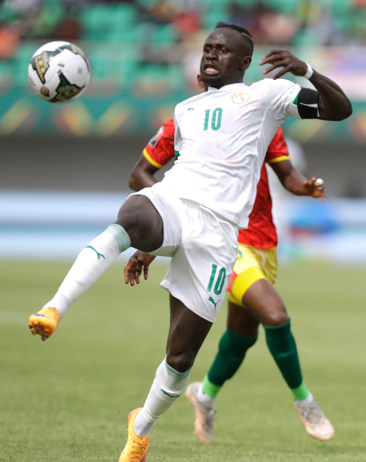 Liverpool&rsquo;s Sadio Mane suffers concussion scare as Senegal reach quarter-finals