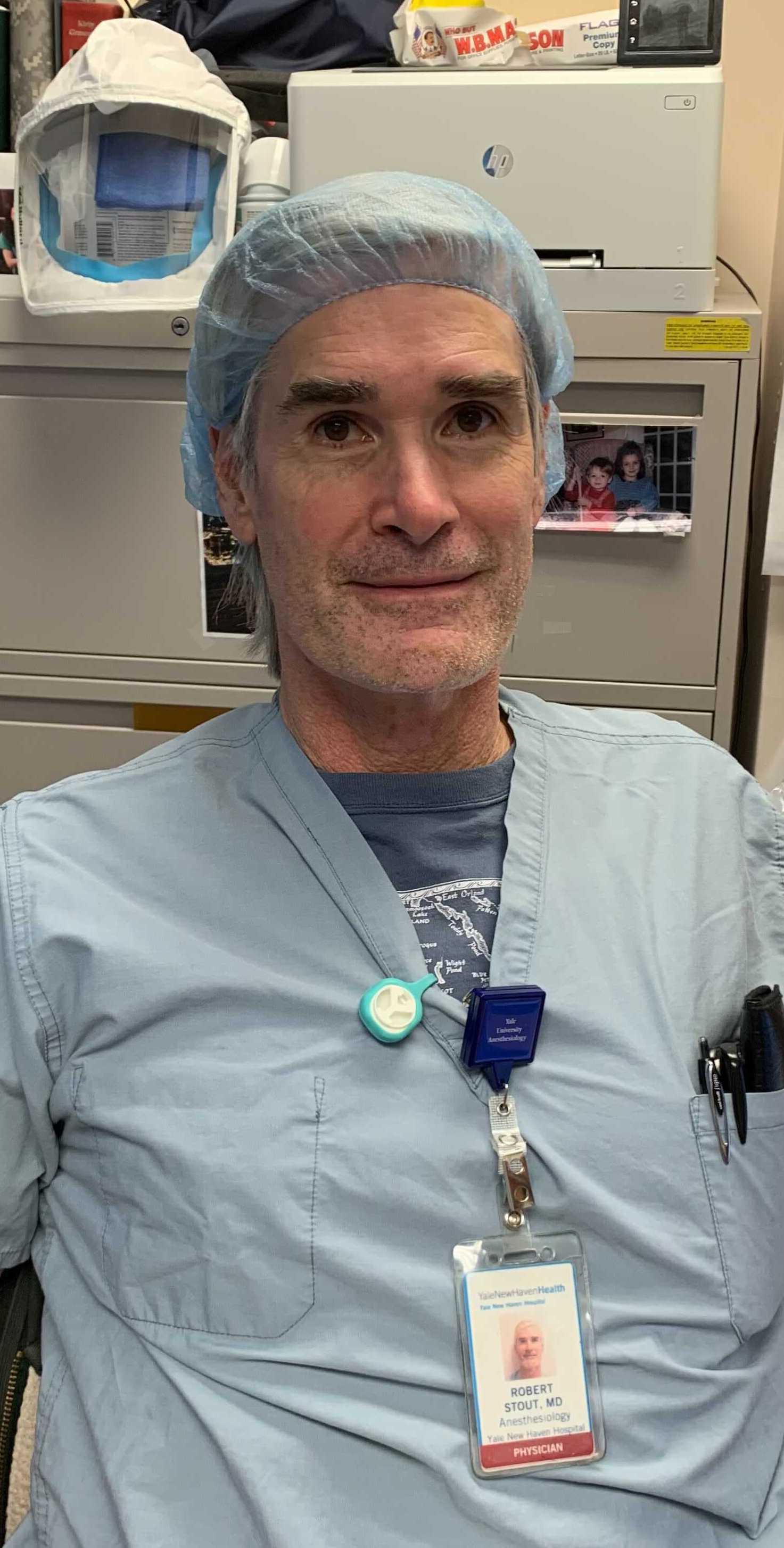 Dr Bob Stout, a physician at Yale New Haven Hospital, wears a Fresh Air Clip