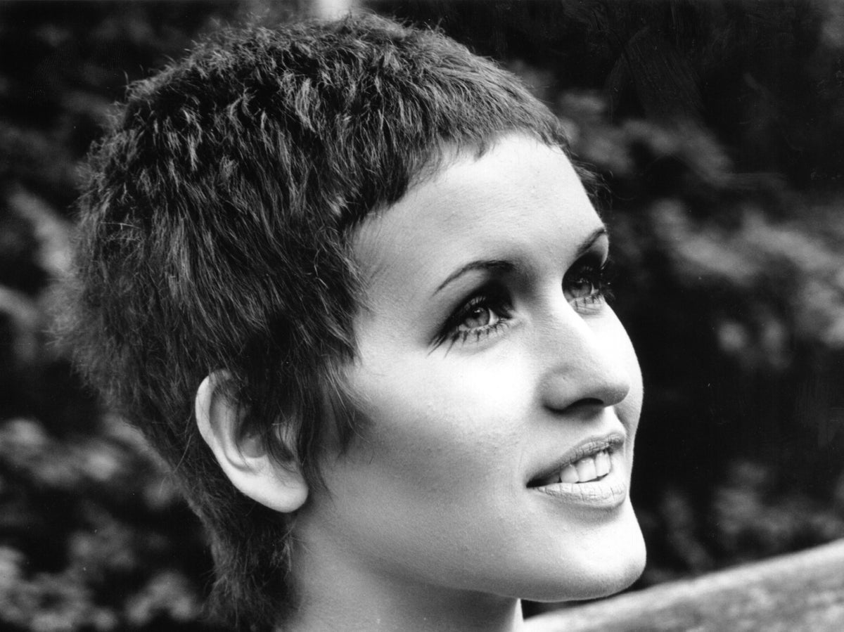 Fabel koncert plads Story of the song: This Wheel's on Fire by Julie Driscoll | The Independent