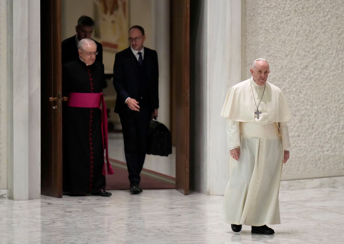 Pope Francis tells parents to support children if they are gay