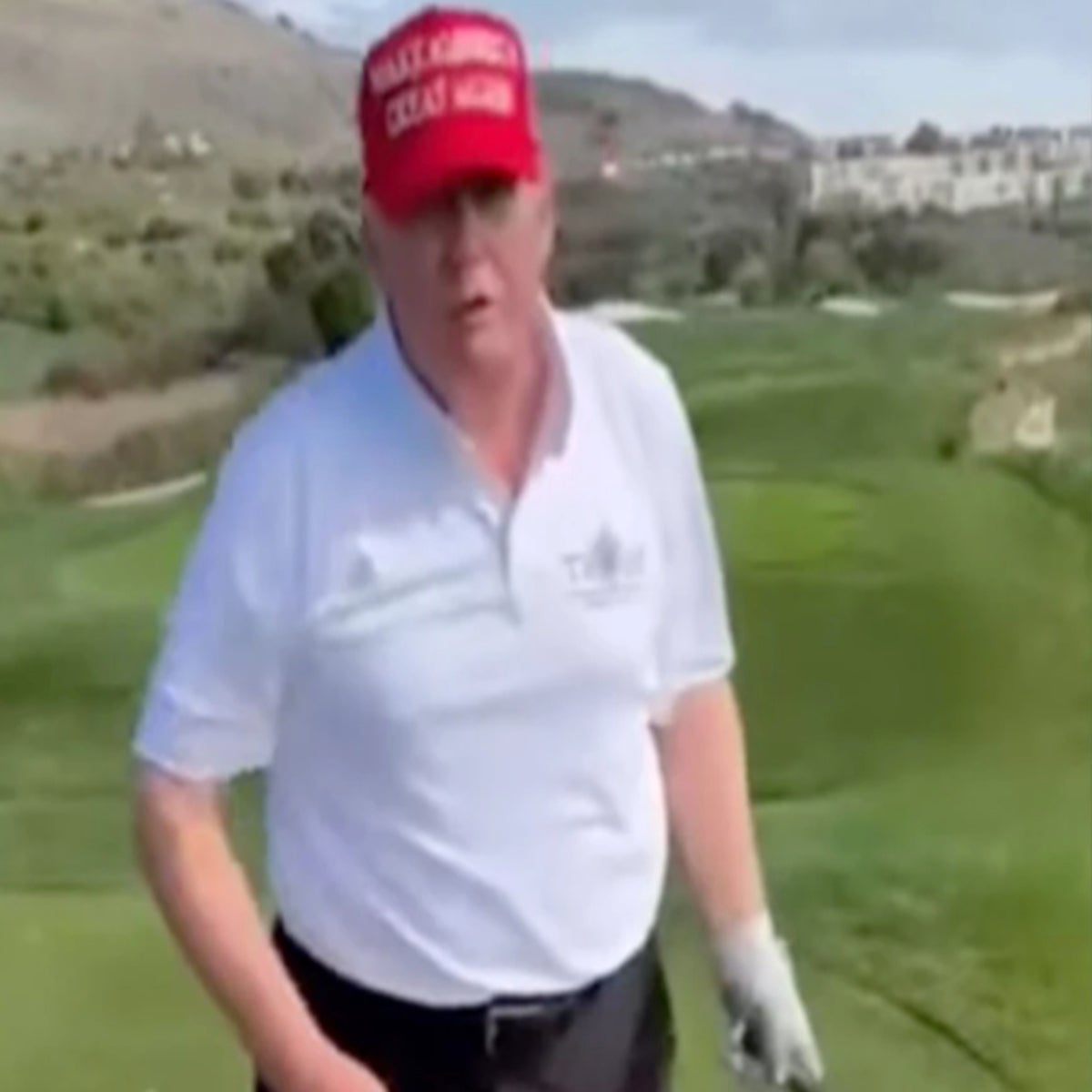 Twitter Roasts Trump Golf Club over Pitiful Plate of 'Vegetables