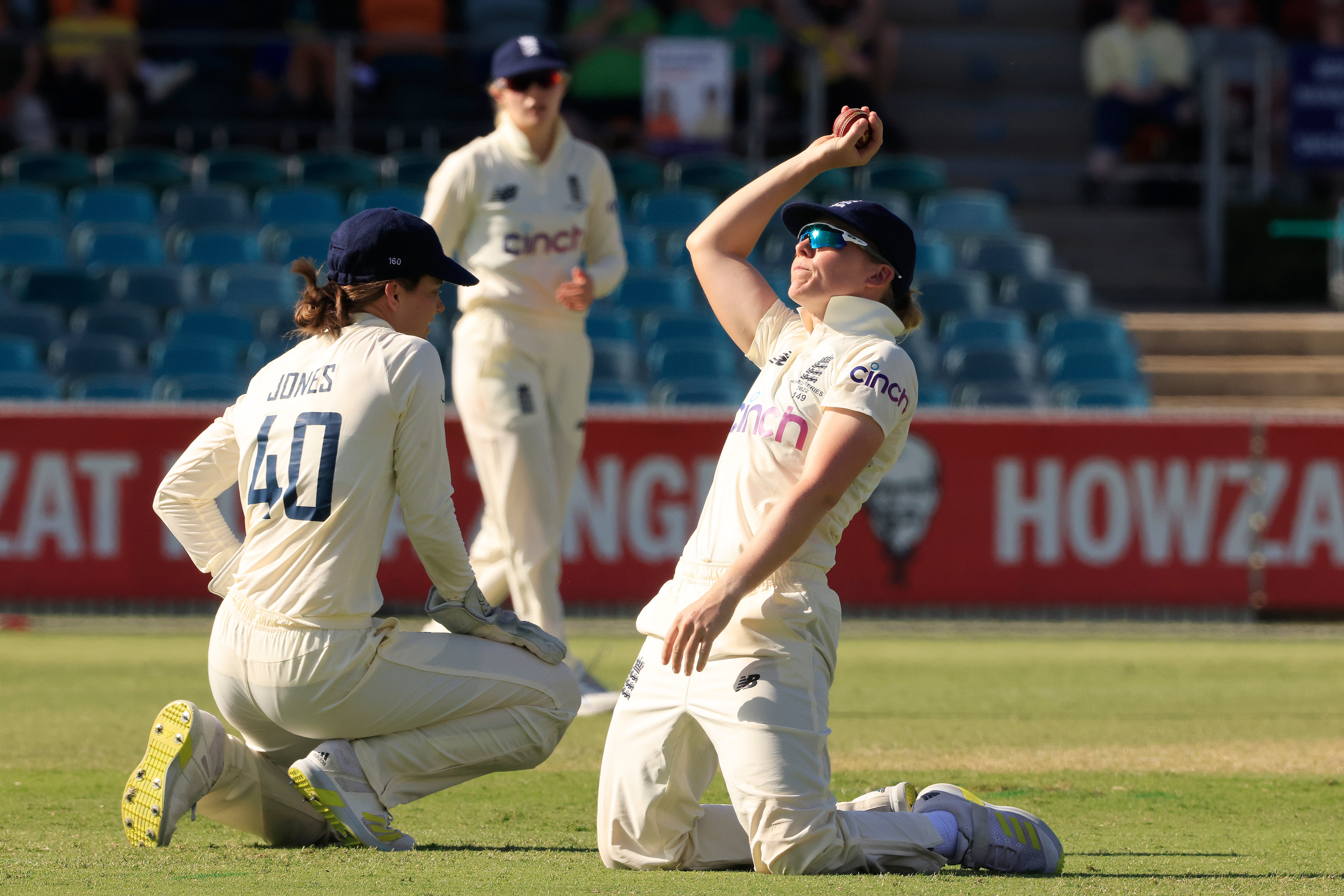 Captain Knight shelled a chance to get opposite number Meg Lanning