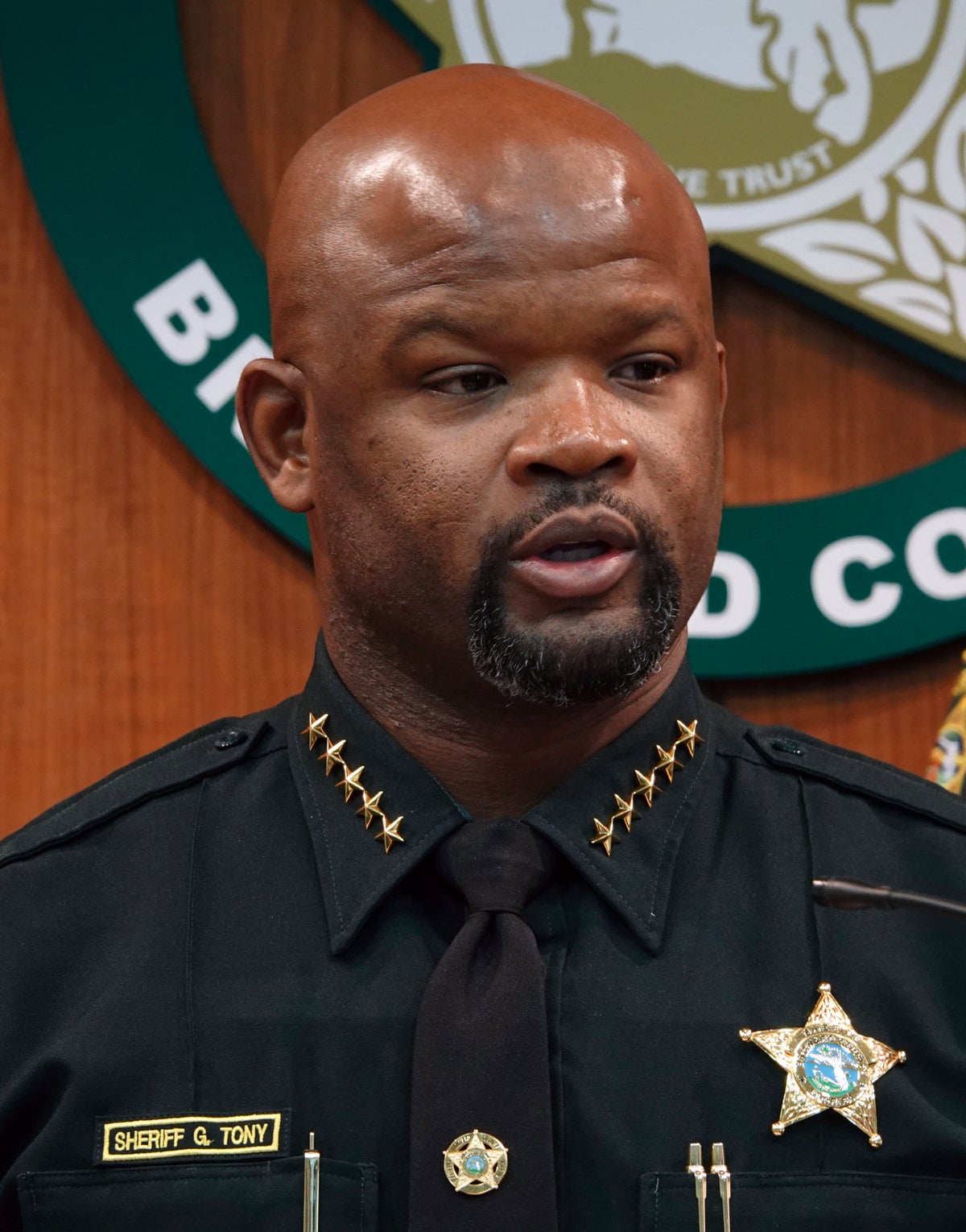 Florida sheriff fires deputy union head after COVID-19 fight | The  Independent